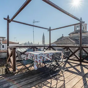 San Marco Vista Sui Tetti Veneziani Apartment