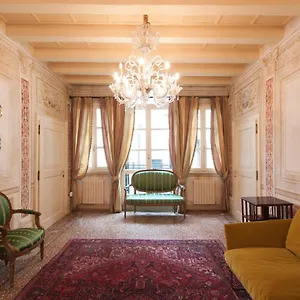 Explore From A Sophisticated Hideaway In San Polo Apartment